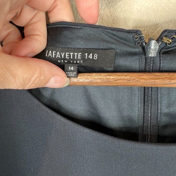 La‎ Fayette 148 New York Marion Sheath Dress Sz 14 Navy Crepe Cap Sleeves Career - Picture 6 of 10